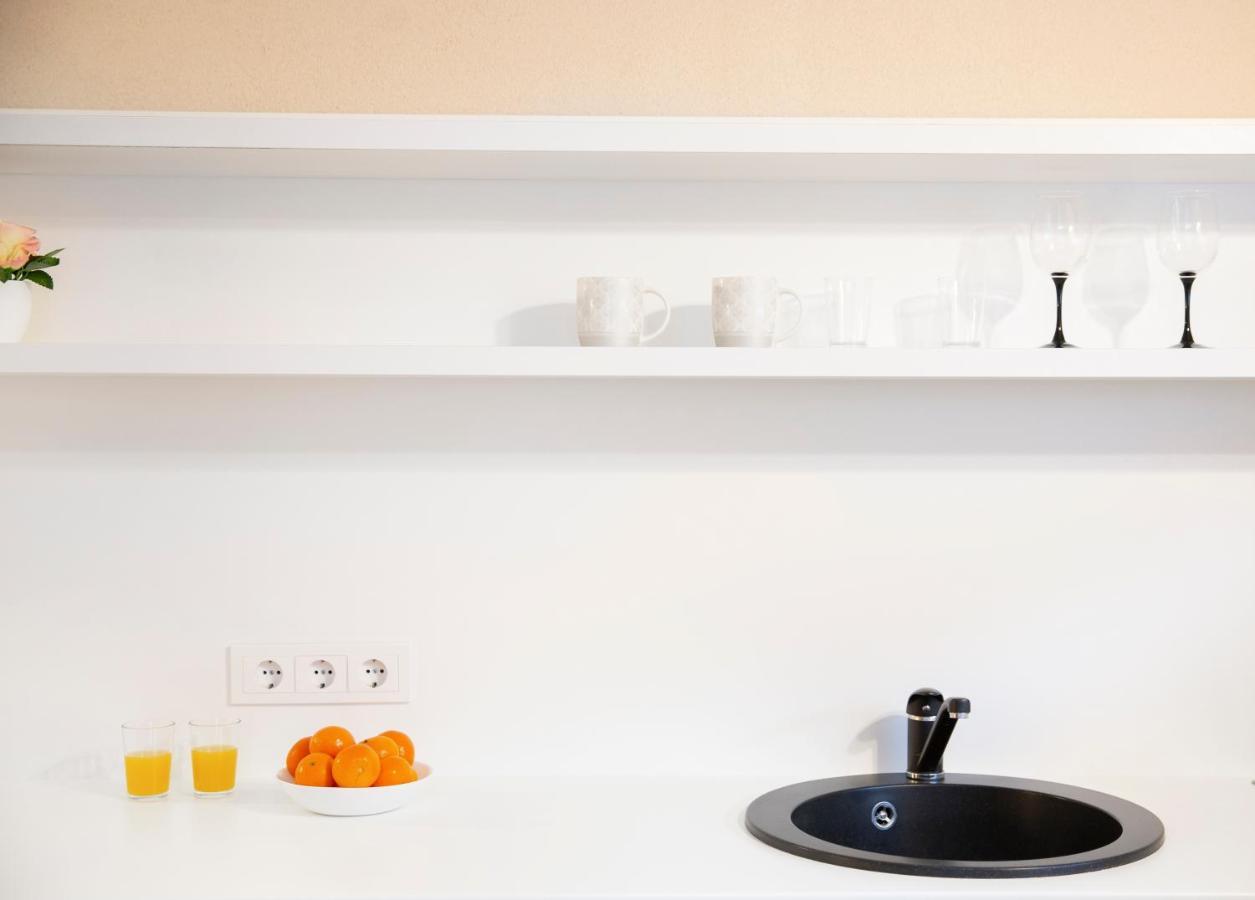 Apartment In Garage With Free Parking Κάουνας Εξωτερικό φωτογραφία