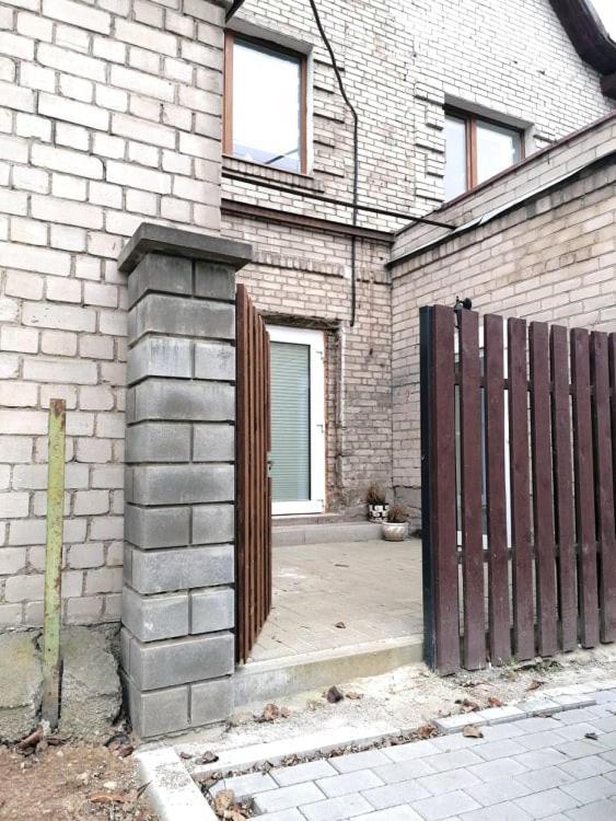 Apartment In Garage With Free Parking Κάουνας Εξωτερικό φωτογραφία